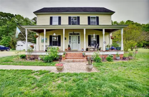 9376 Ditchley Dr, Gloucester, VA 23061 photo 3