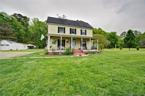 9376 Ditchley Dr, Gloucester, VA 23061 photo 2