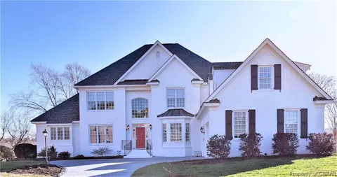 2909 Barrets Pointe Rd, Williamsburg, VA 23185 photo 2