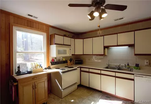 2436 Starvation Rd, Gloucester, VA 23061 photo 11