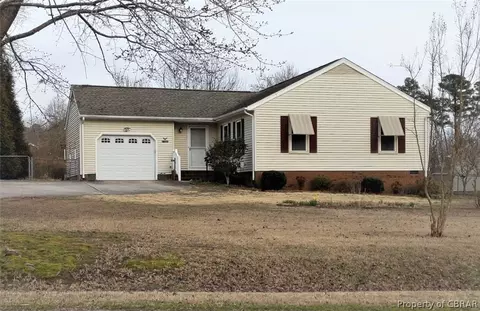 7707 Curtis Dr, Gloucester, VA 23061 photo 1