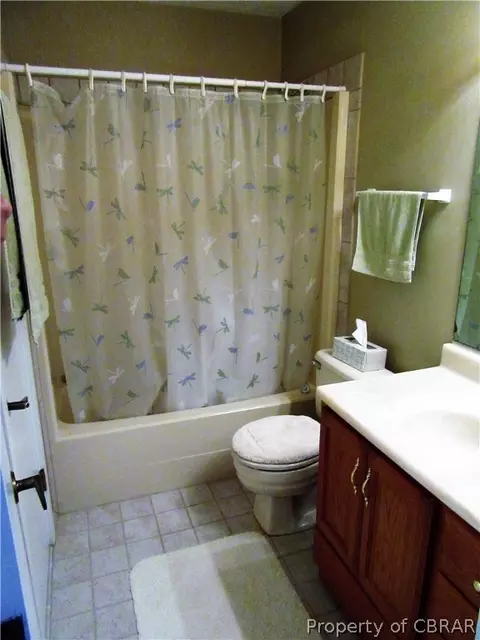 7859 Sunset Dr #4E, Hayes, VA 23072 photo 13