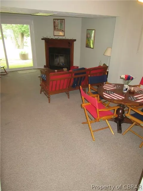 7859 Sunset Dr #4E, Hayes, VA 23072 photo 6