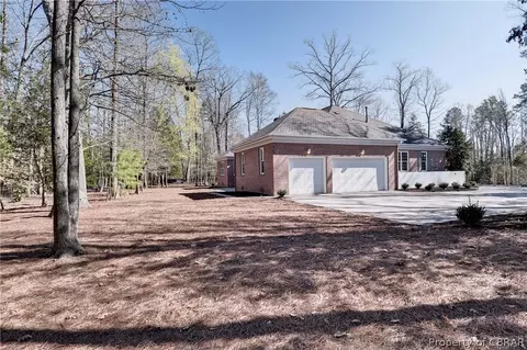 105 Ormskirk, Williamsburg, VA 23188 photo 2
