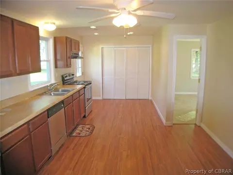 46 Carters Cove Dr, Weems, VA 22576 photo 10