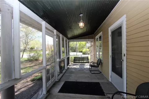 7396 Lewis Ave, Gloucester, VA 23061 photo 2