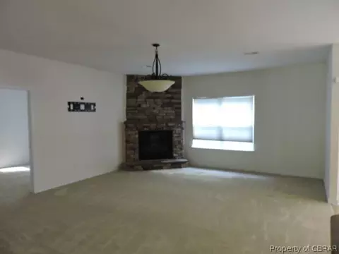 6200 Ruth Dr, Gloucester, VA 23061 photo 3