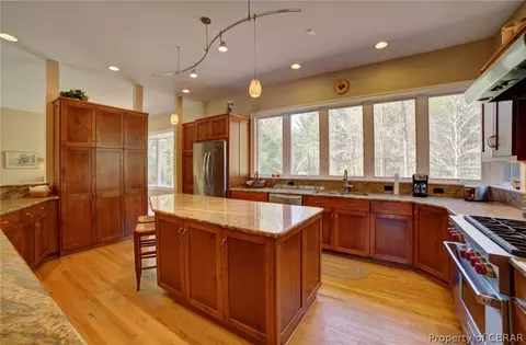 5472 Kings Dr, Gloucester, VA 23061 photo 13