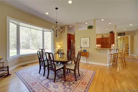 5472 Kings Dr, Gloucester, VA 23061 photo 9