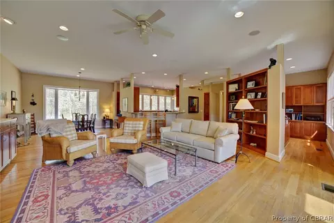 5472 Kings Dr, Gloucester, VA 23061 photo 8