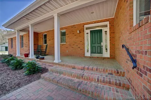 5472 Kings Dr, Gloucester, VA 23061 photo 5