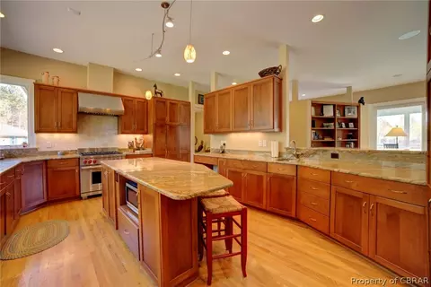 5472 Kings Dr, Gloucester, VA 23061 photo 11