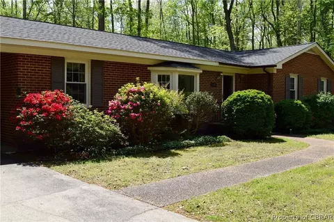 6586 Francis St, Gloucester, VA 23061 photo 3