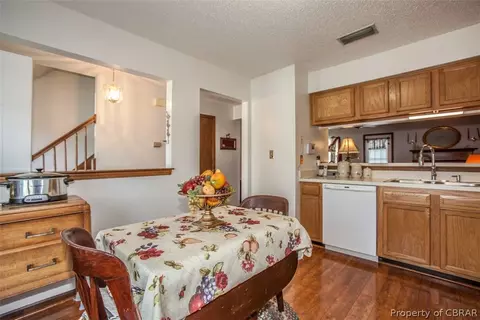 530 Hollomon Dr, Hampton, VA 23666 photo 5