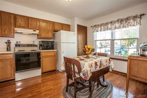 530 Hollomon Dr, Hampton, VA 23666 photo 4