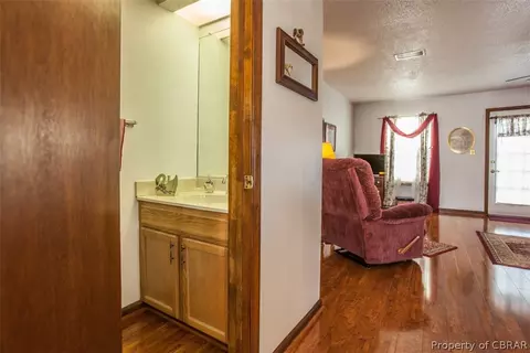 530 Hollomon Dr, Hampton, VA 23666 photo 13