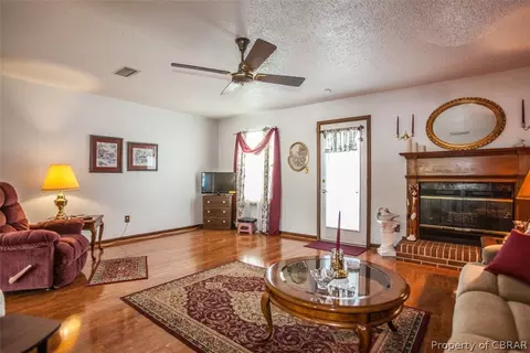 530 Hollomon Dr, Hampton, VA 23666 photo 11