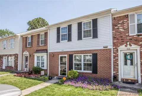530 Hollomon Dr, Hampton, VA 23666 photo 1