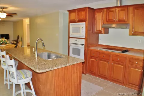 8412 Waverley Ln, Gloucester, VA 23061 photo 13
