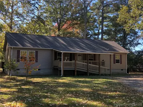 8412 Waverley Ln, Gloucester, VA 23061 photo 2