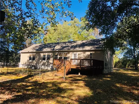 8412 Waverley Ln, Gloucester, VA 23061 photo 3