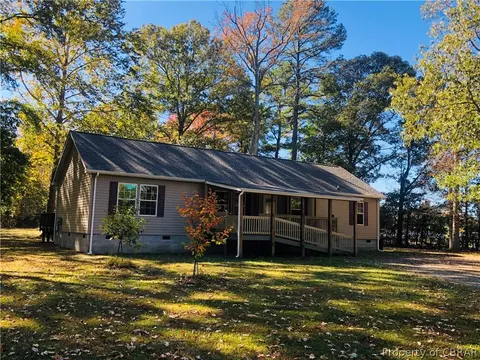 8412 Waverley Ln, Gloucester, VA 23061 photo 1