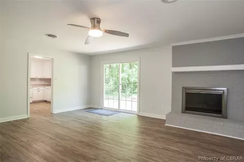 4475 Aberdeen Dr, Gloucester, VA 23061 photo 6