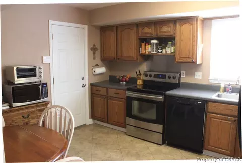 4 Pasadena Ct, Hampton, VA 23669 photo 5
