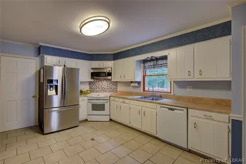 7232 Deer Run Dr, Gloucester, VA 23061 photo 9