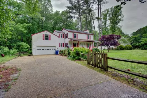 7232 Deer Run Dr, Gloucester, VA 23061 photo 1