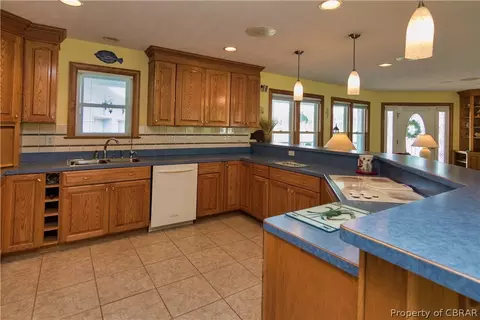 649 Plainview Rd, Topping, VA 23169 photo 7