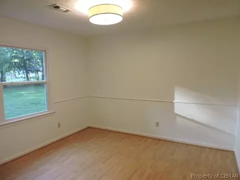 7602 Walnut Rd, Gloucester, VA 23061 photo 9