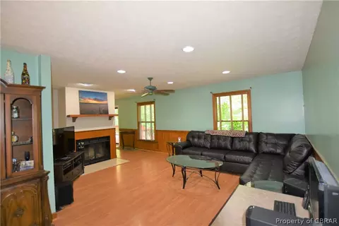 8448 Woodhaven Dr, Gloucester, VA 23061 photo 13