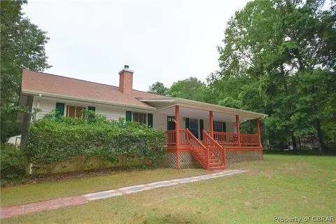 8448 Woodhaven Dr, Gloucester, VA 23061 photo 3