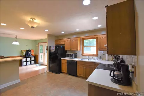 8448 Woodhaven Dr, Gloucester, VA 23061 photo 16