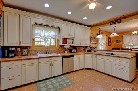 9333 Sheldon Ln, Gloucester, VA 23061 photo 15
