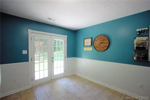 8821 Marlfield Rd, Gloucester, VA 23061 photo 9