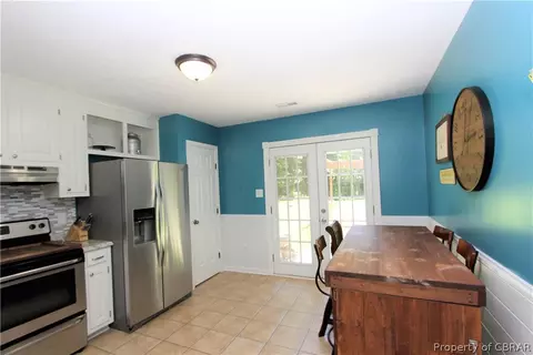 8821 Marlfield Rd, Gloucester, VA 23061 photo 6