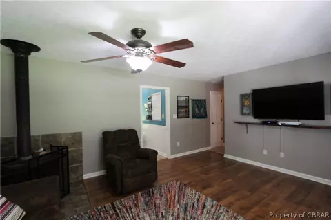 8821 Marlfield Rd, Gloucester, VA 23061 photo 3
