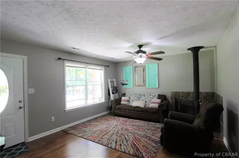 8821 Marlfield Rd, Gloucester, VA 23061 photo 5