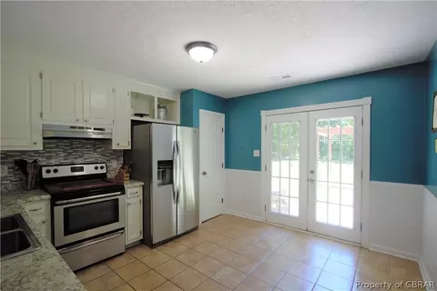 8821 Marlfield Rd, Gloucester, VA 23061 photo 7