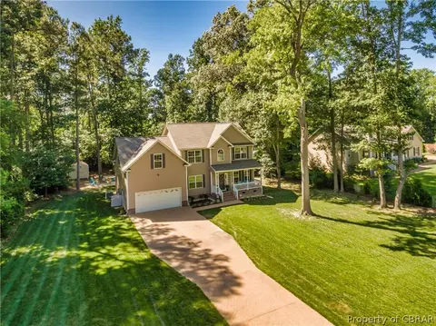8398 Patrick Henry Way, Gloucester, VA 23061 photo 1