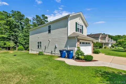 7366 Jeanne Dr, Gloucester, VA 23061 photo 3