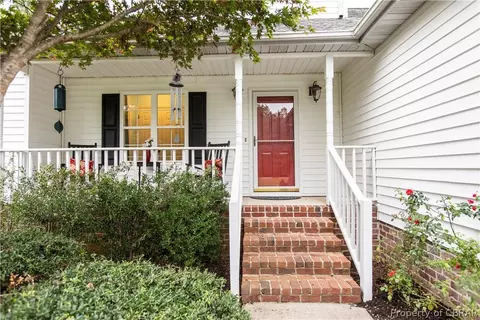 4966 Elizabeth Ln, Gloucester, VA 23061 photo 3
