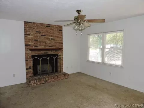 7499 Dehardit Ave, Gloucester Point, VA 23062 photo 3