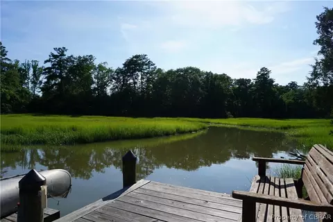 5301 Merganser Cir, Gloucester, VA 23061 photo 2