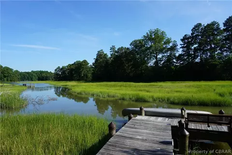 5301 Merganser Cir, Gloucester, VA 23061 photo 3