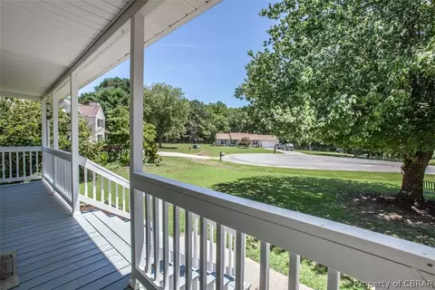 6837 Magnolia Dr, Gloucester, VA 23061 photo 2