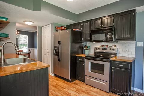 6837 Magnolia Dr, Gloucester, VA 23061 photo 10
