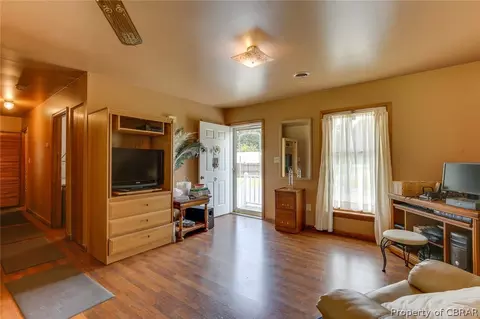9406 Dutton Rd, Dutton, VA 23050 photo 6